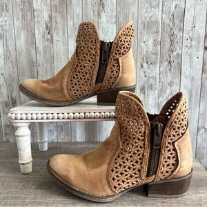 Corral Circle G Leather Cut Out Western Round Toe Ankle Boot Womens 10